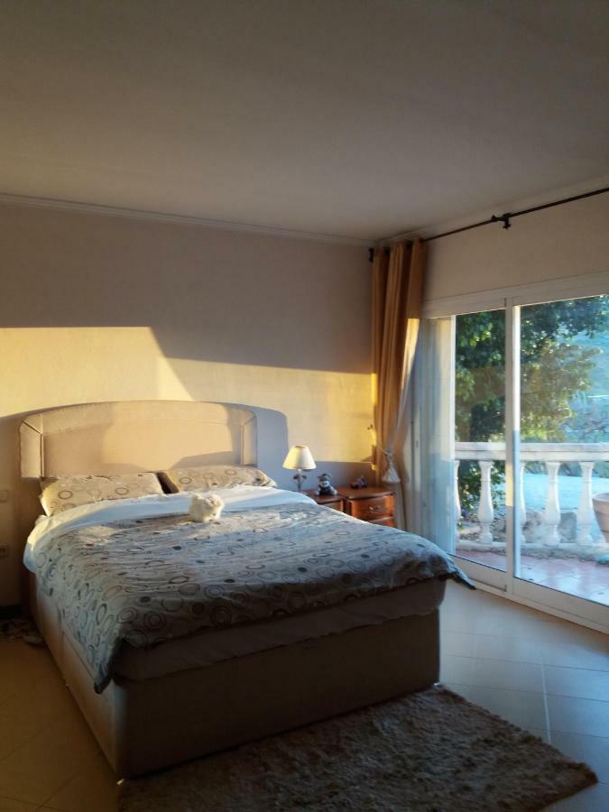 Villa De La Rosa Malaga Exterior photo